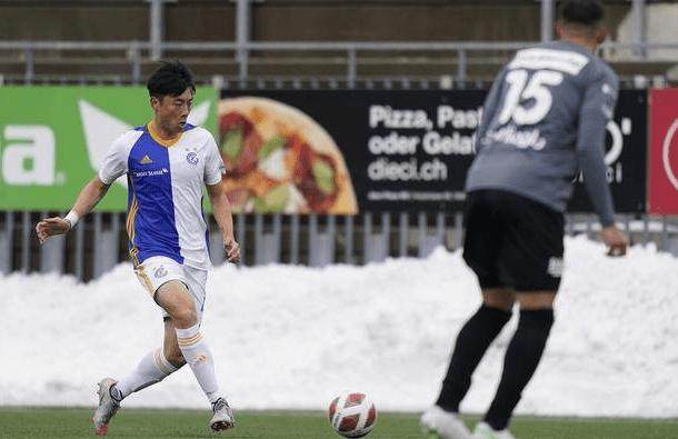 kaiyun sports-李磊留洋首秀出场13分钟 赛后评分排名全队第三