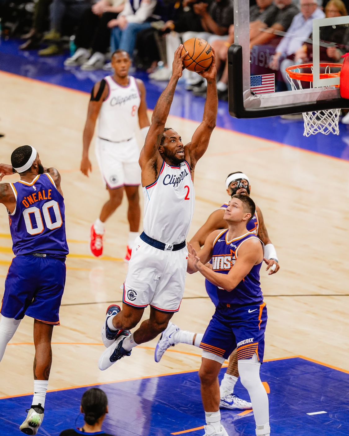 开云官方直播-哈登缺席小卡25分8板5助攻快船战胜太阳，狄龙22分5篮板