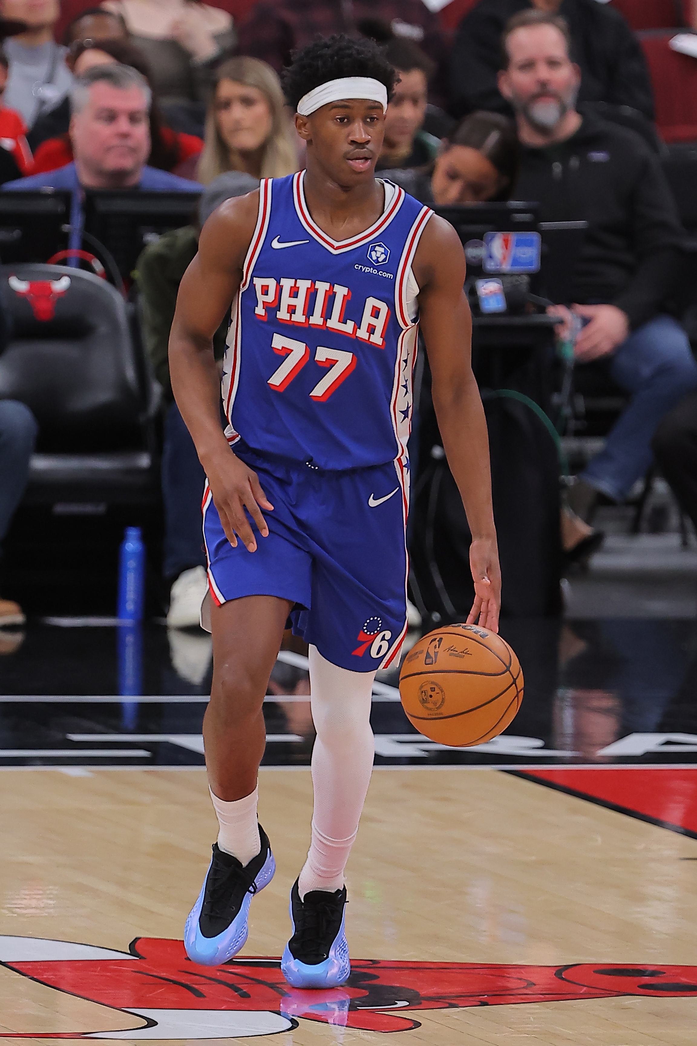 kaiyun sports-抢板很积极投篮得加强！埃奇库姆半场10中3拿到7分9板3助1帽